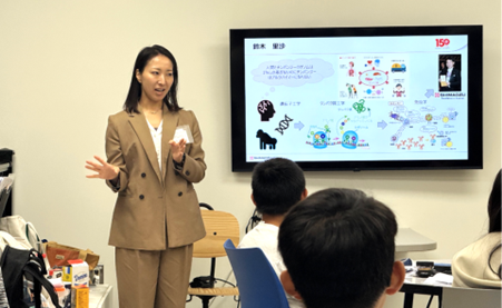 SSI R&D Center’s Product Strategy Leader Risa Suzuki taught a science class at the Washington Japanese Language School.