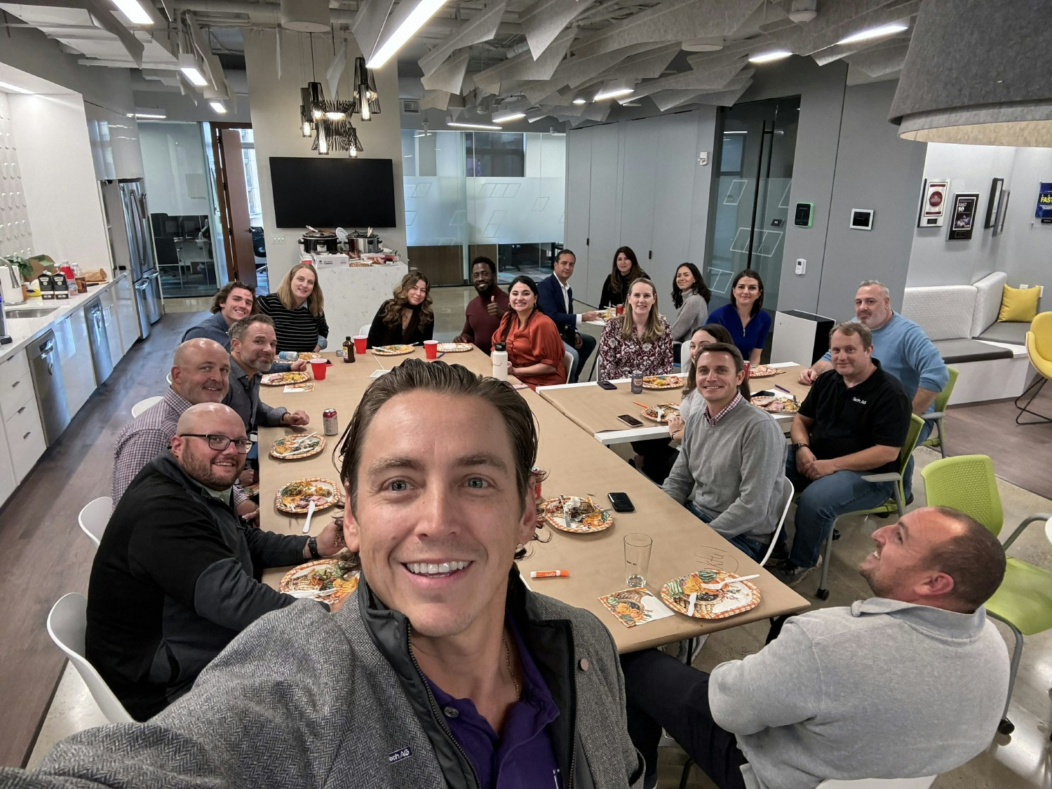 iTechians gather to celebrate Thanksgiving with a Friendsgiving potluck.