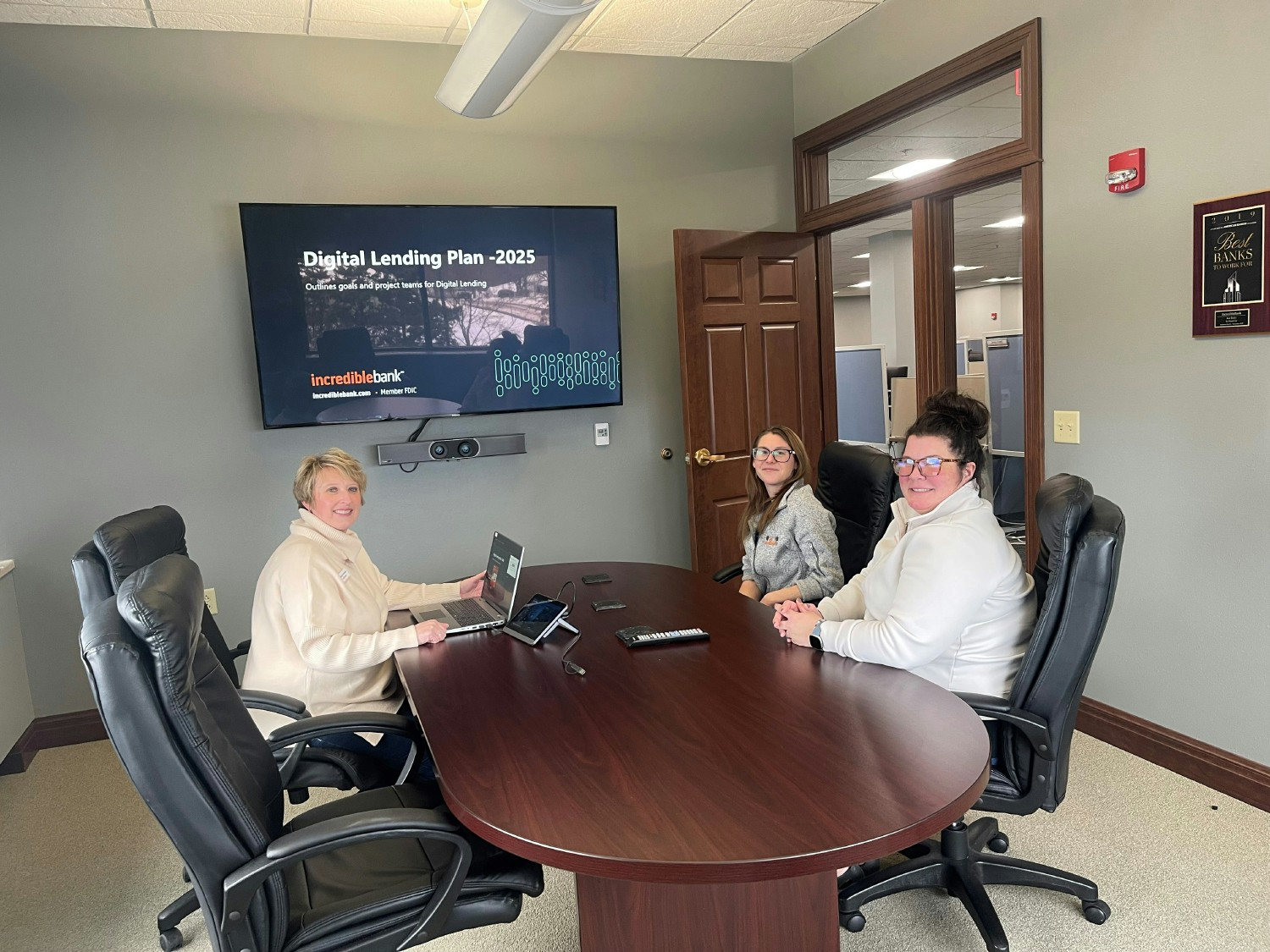 At IncredibleBank, every employee is a leader - regardless of title, location, and whether they work onsite or remote.