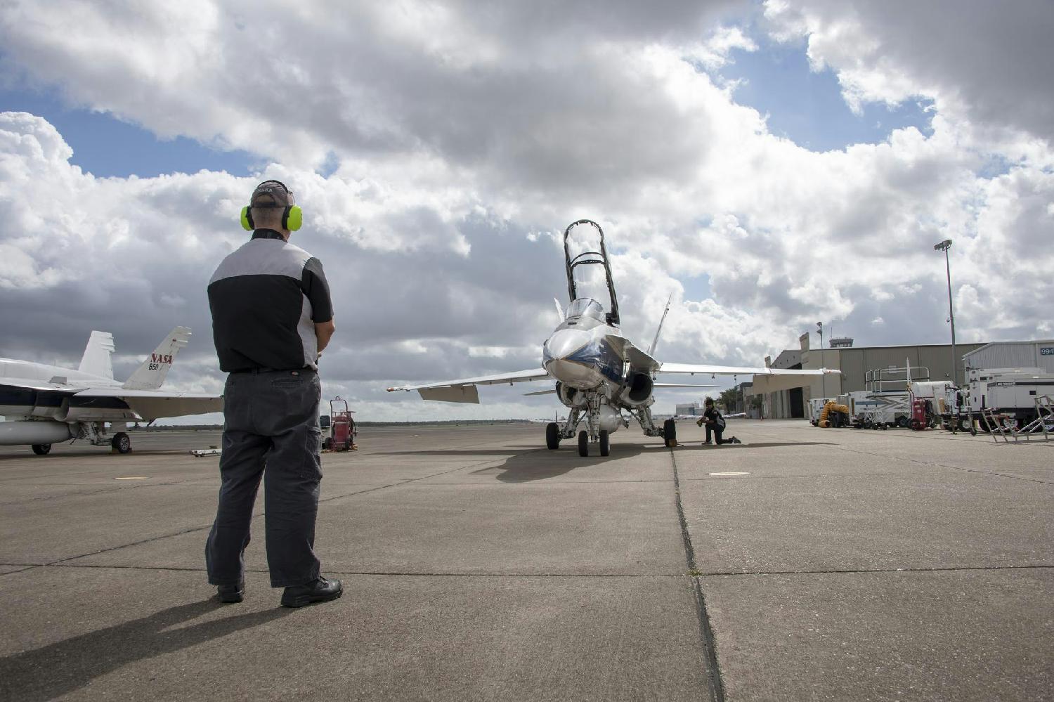 Vertex Aerospace provides maintenance and flight line operations support at NASA’s Armstrong Flight Research Center 