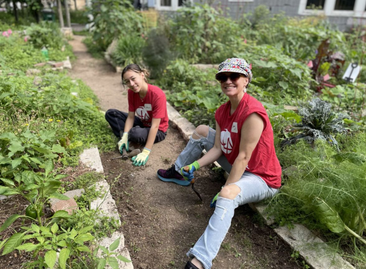 Enjoying the summer sunshine, CLA teams are digging in and using their volunteer hours to support their communities.