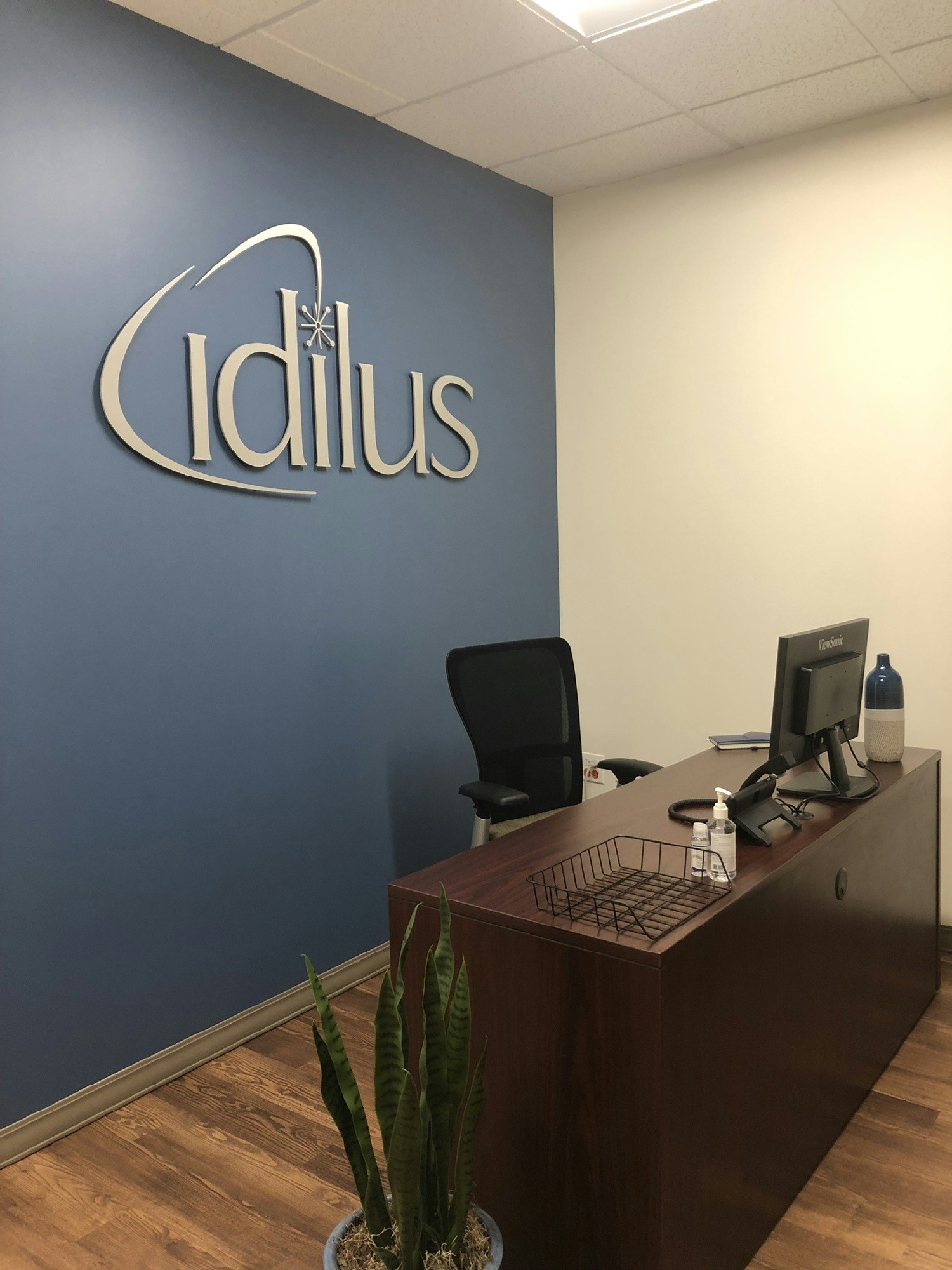 Idilus office main enterance