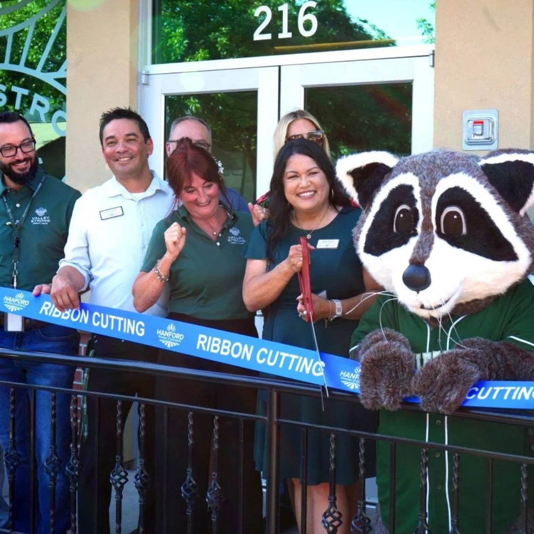 Team Members celebrate the opening of new branch in our community