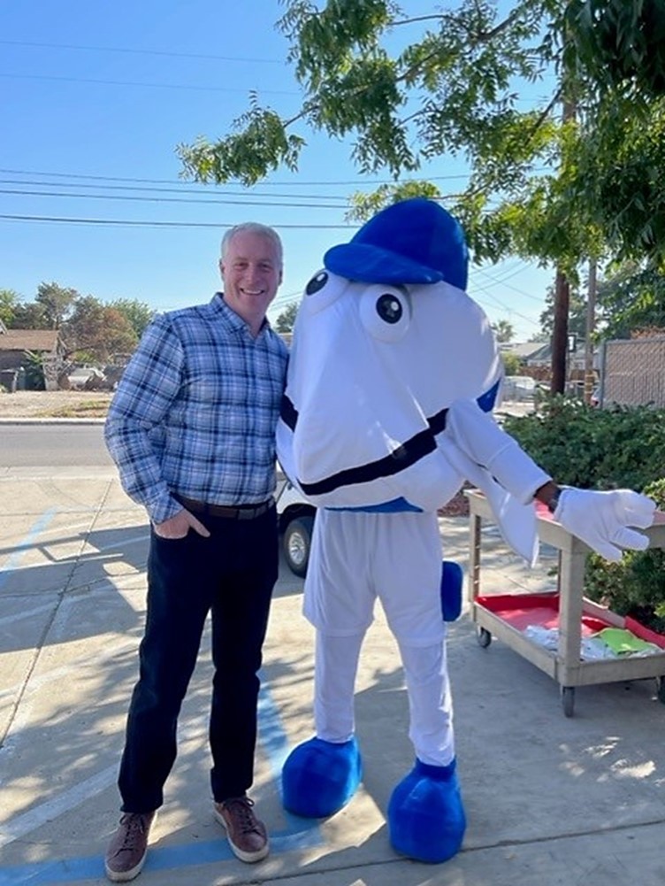 Co-CEO, Joe Muratore with Airport Mascot