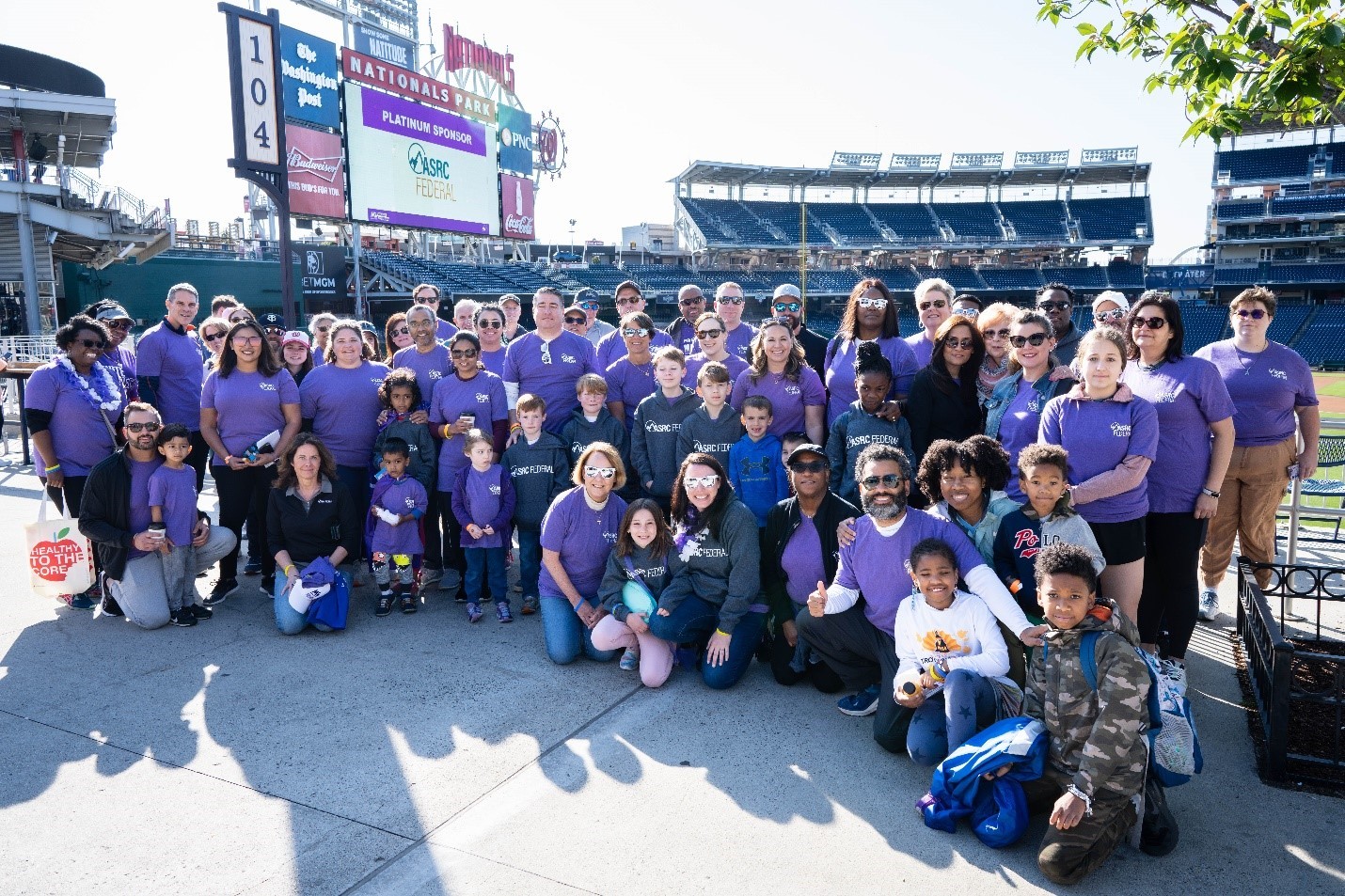 
Employees support March of Dimes event in Washington, D.C. as part of an employee engagement and giving campaign. 

