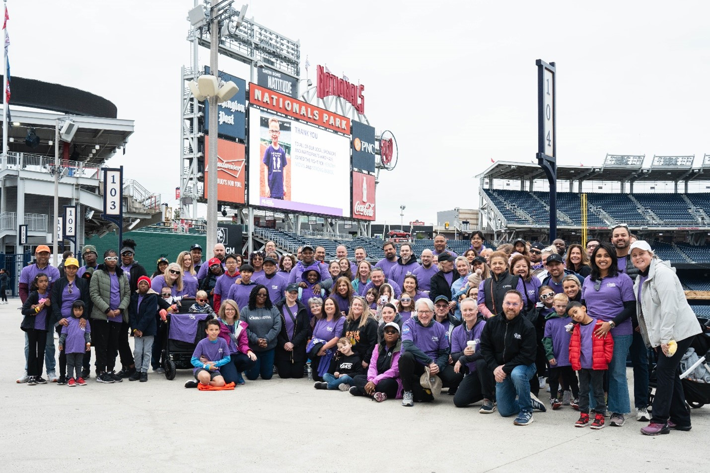 Employees support March of Dimes event as part of an employee engagement and giving campaign. 
