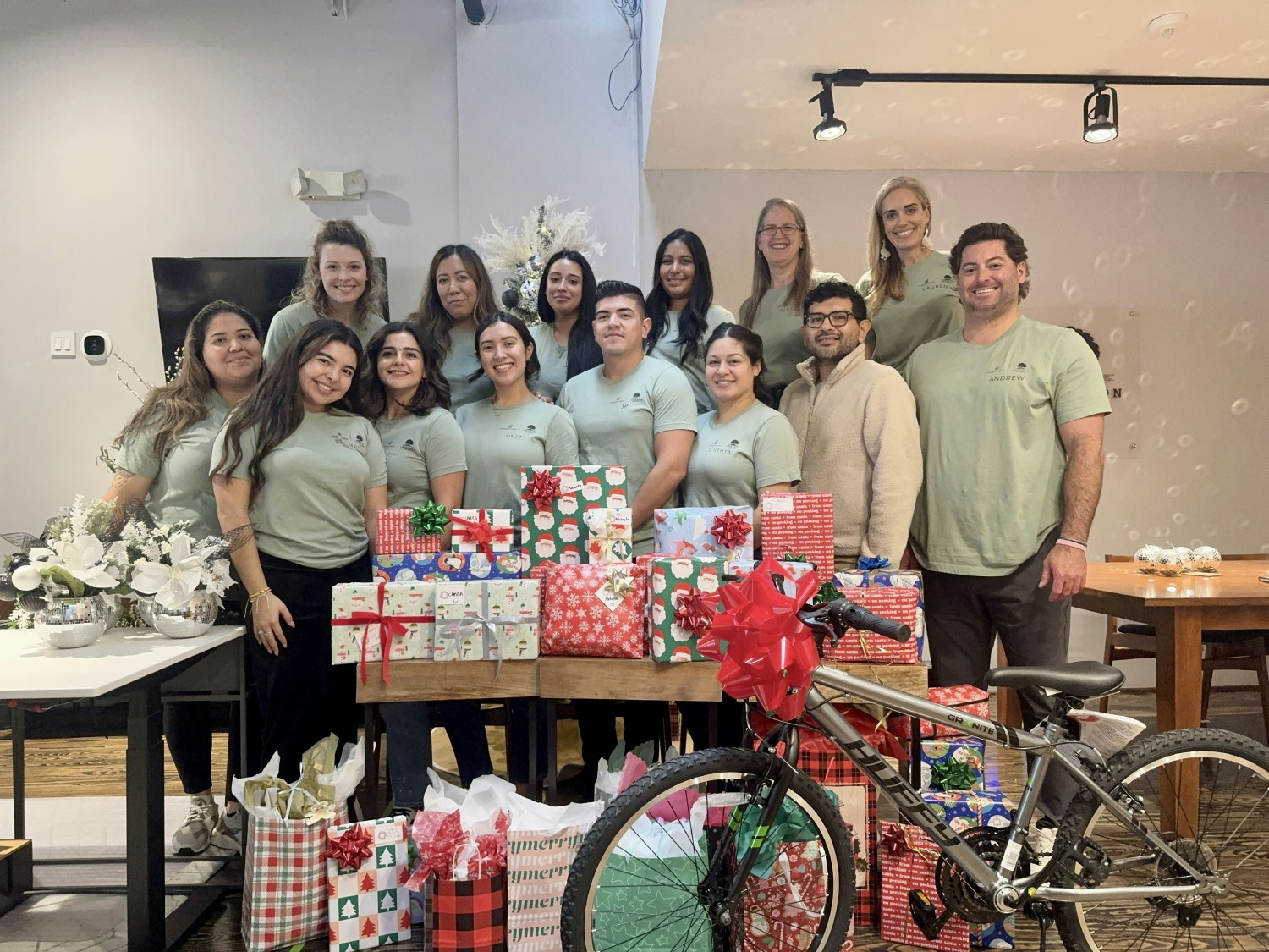 Hawthorne Capital - Gift wrapping for Houston Children's Charities