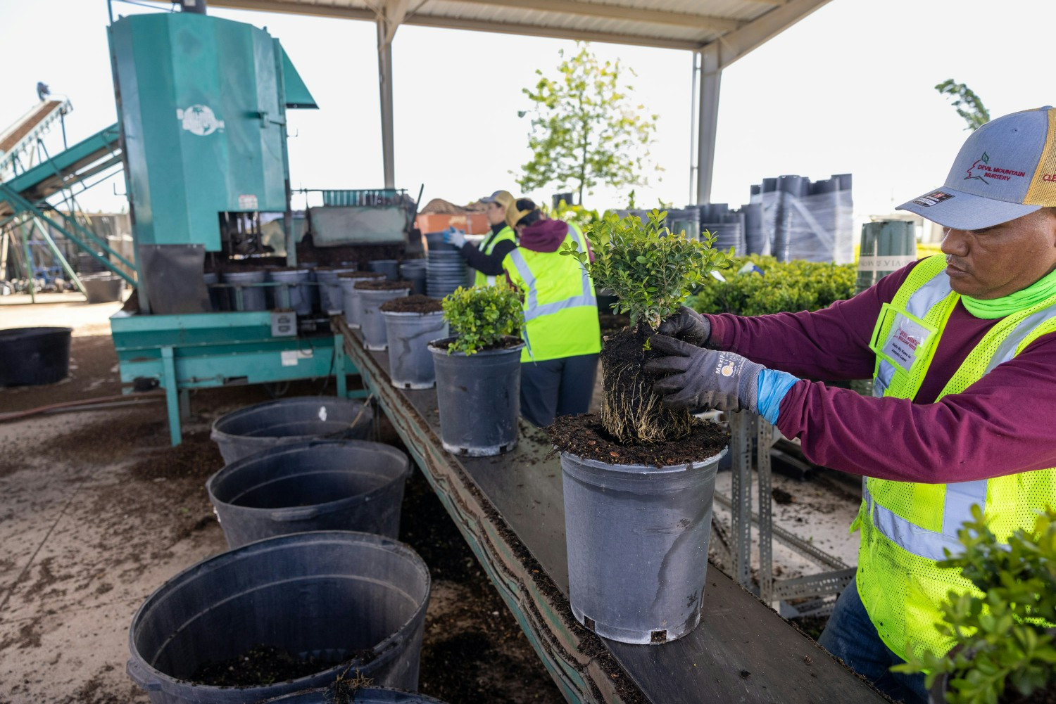 We’re proud to serve the people who help make our neighborhoods better and more beautiful. 