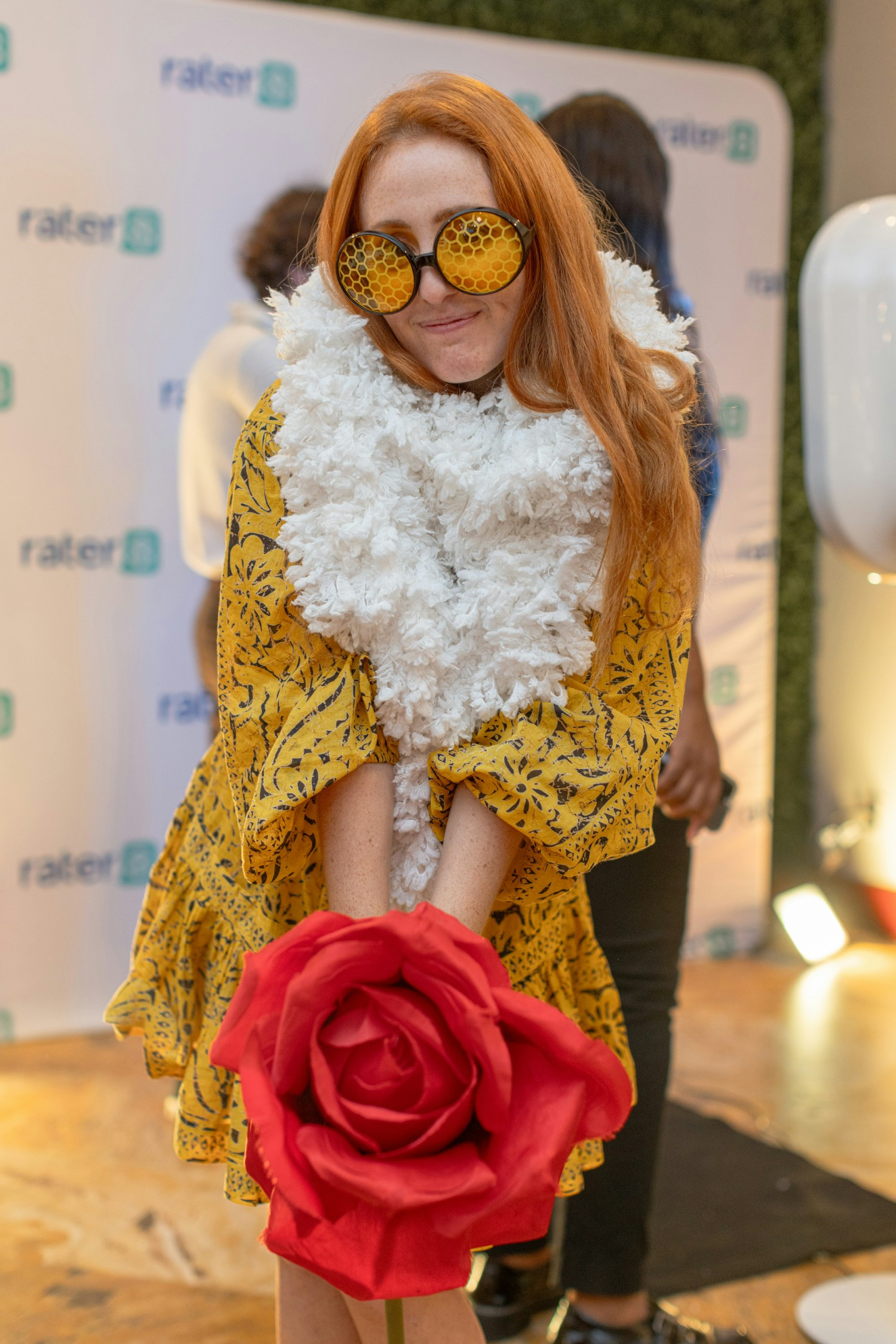 pollin8 vibes; bee-cause we redirect patient reviews to where they’ll bloom best!