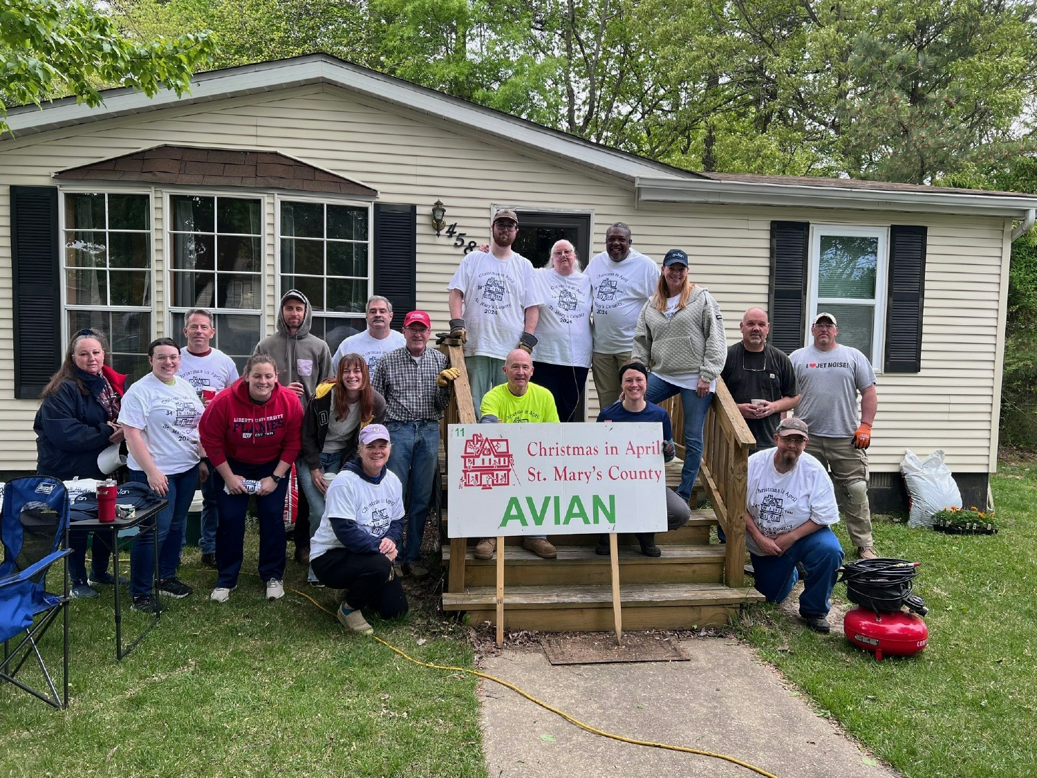 Annual rebuilding day volunteers for Christmas in April.