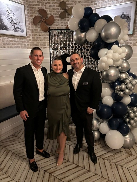 Smiles and team spirit - that's what makes this a great place to work!