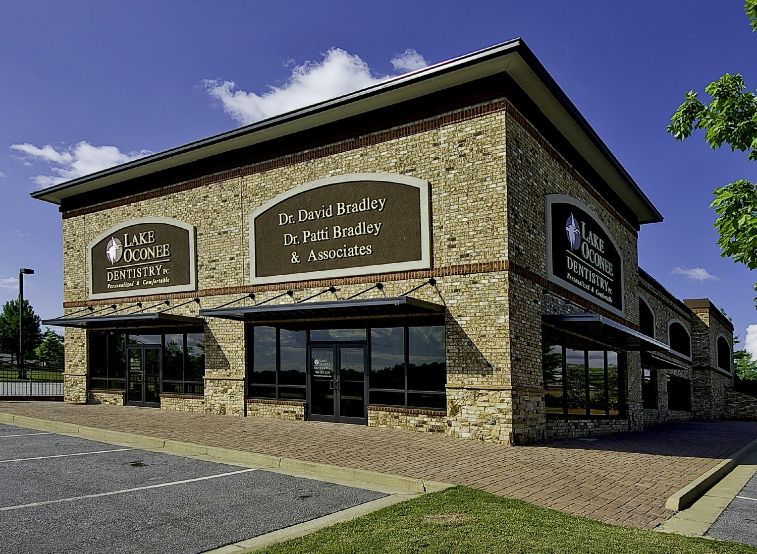 Lake Oconee Dentistry is a large privately-owned dental practice located in Greensboro, Georgia.