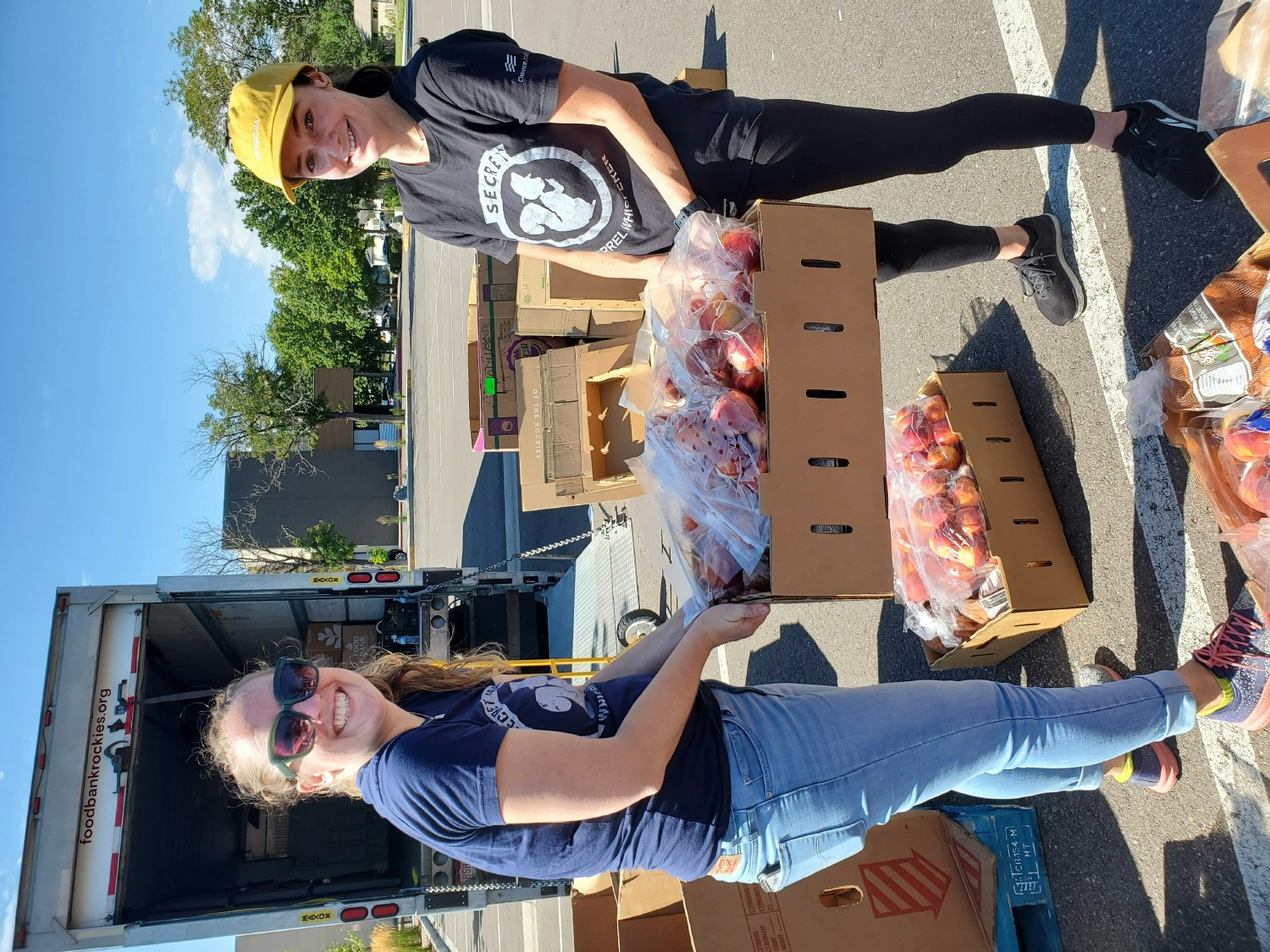 Des Moines team member volunteering at Meals From the Heartland