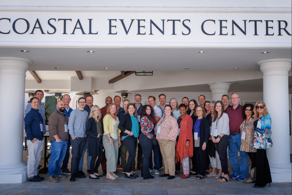 This is a group picture of President's Club qualifiers in San Diego, CA