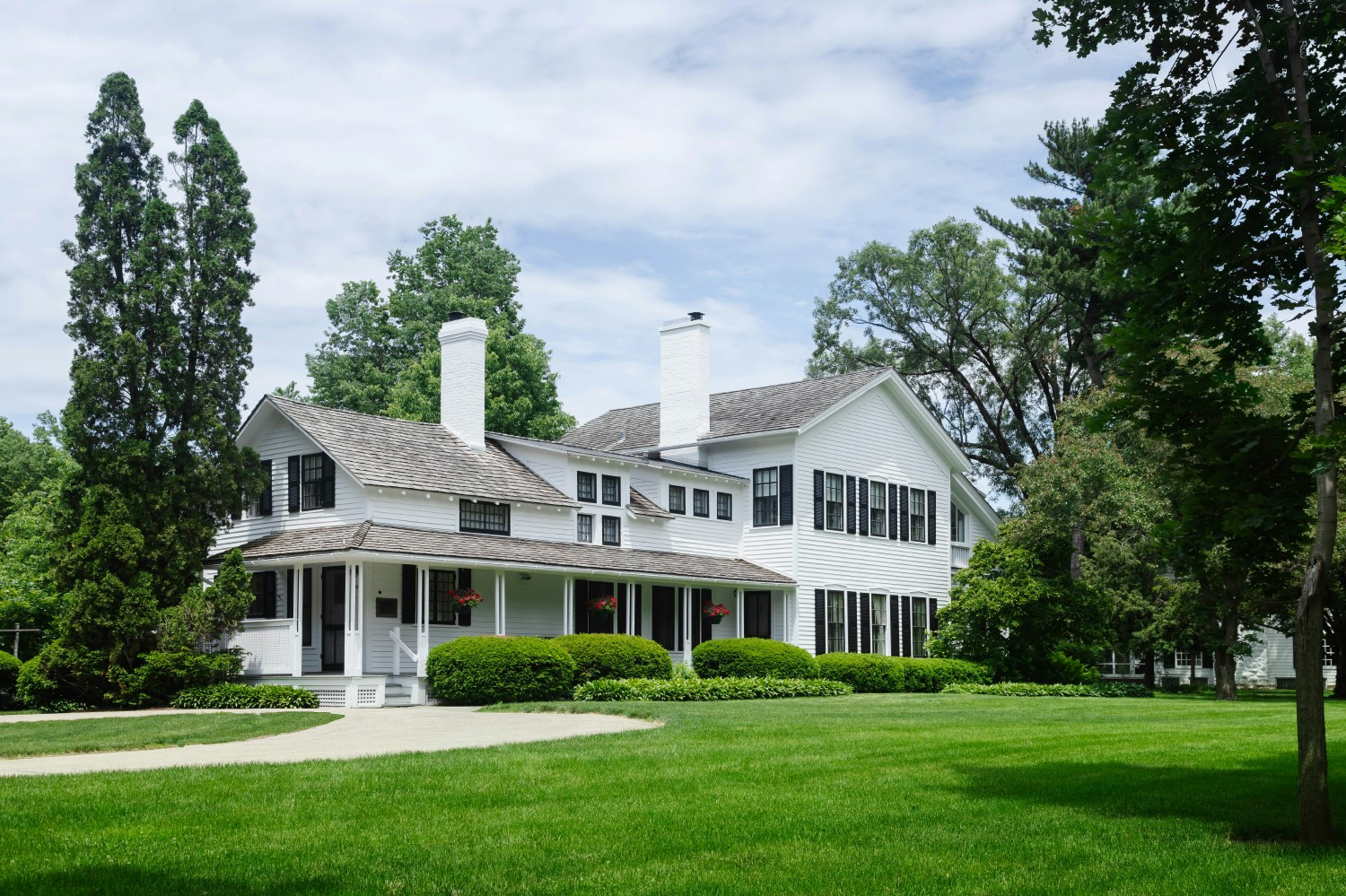 The Jones farmhouse, also rendered in our logo, is the original family home where our products were first made by Milo.
