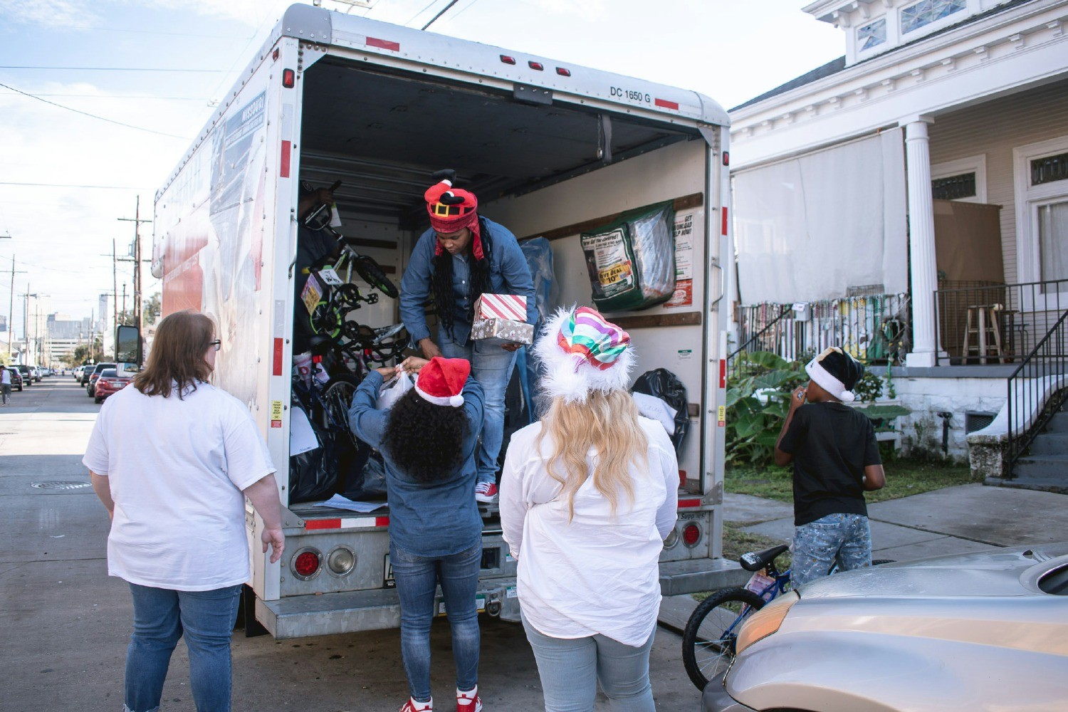 OR  provide Christmas for clients’ families. Every family deserves an opportunity to celebrate this holiday season! 