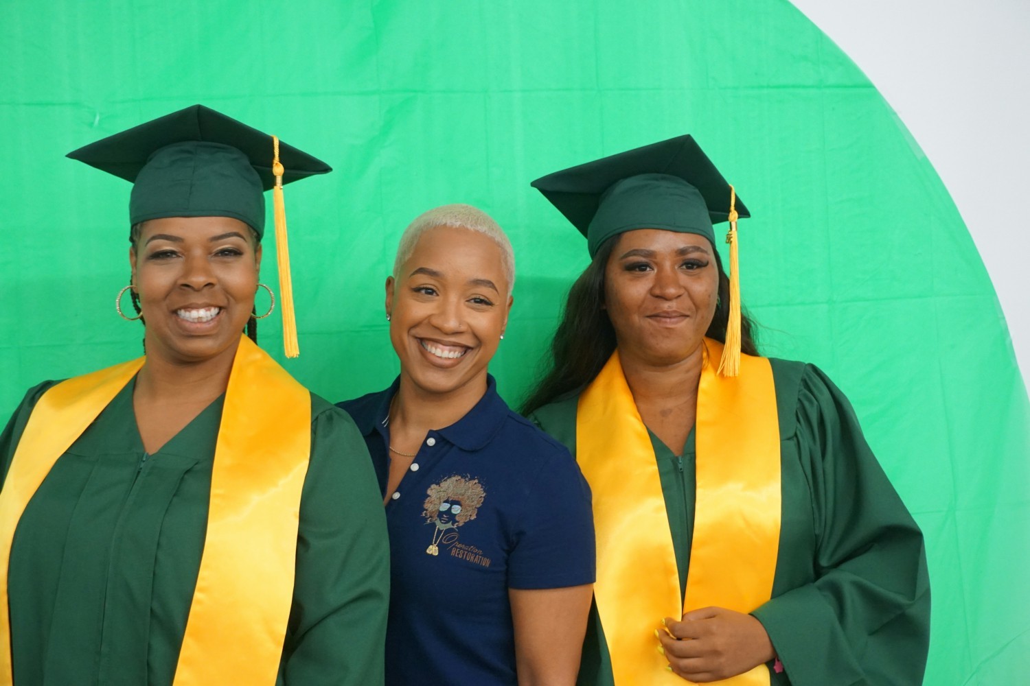 Our Lab Assistant program graduates pose with their Life Coach, Tatiana George after graduation.   


