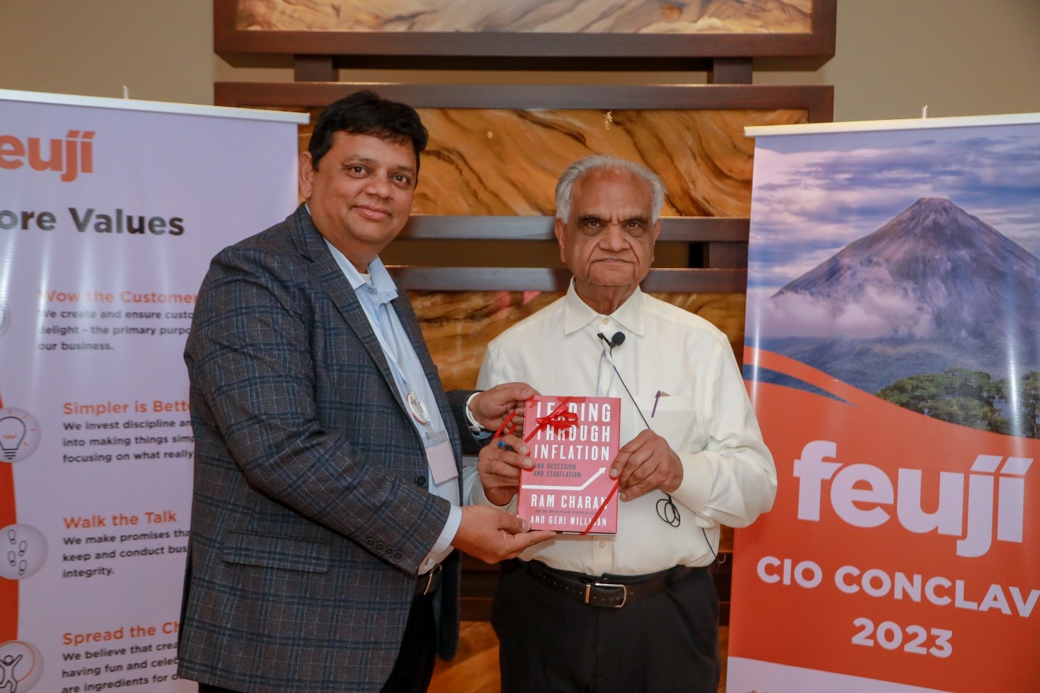 CHAIRMAN, DR. RAM CHARAN WITH CEO, MANOHAR REDDY - TWO VISIONARY LEADERS AT FEUJI'S CIO CONCLAVE 2023