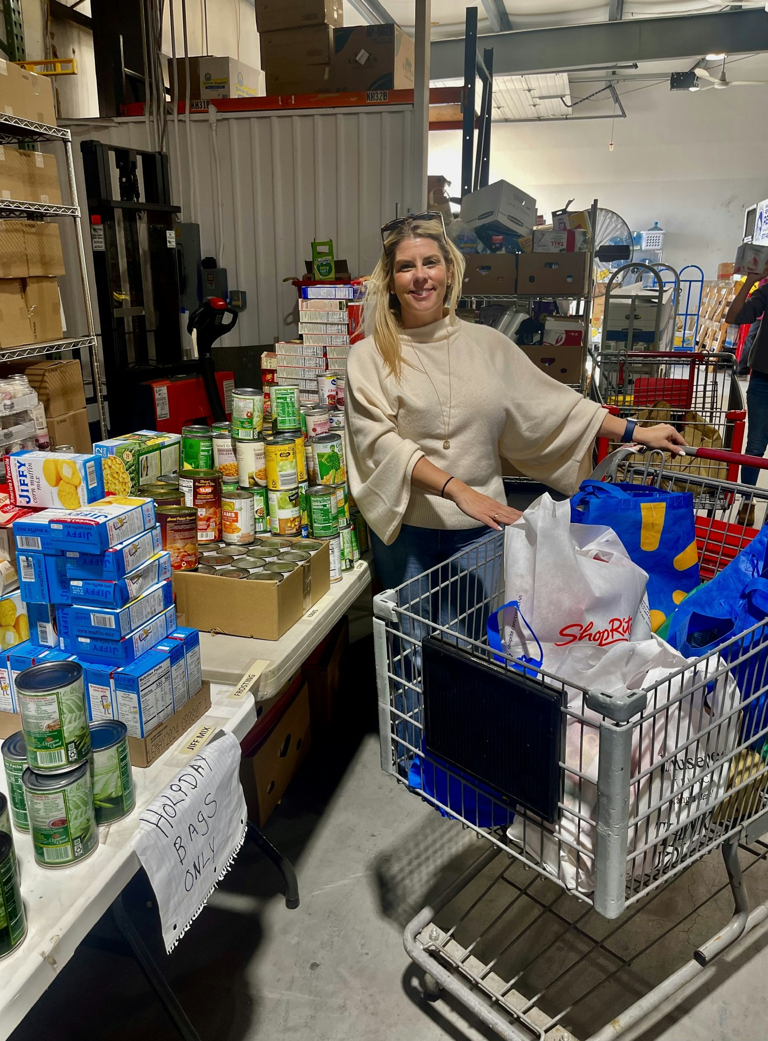 Throtle comes together for our annual food drive by sharing gratitude and giving back to those in need. 