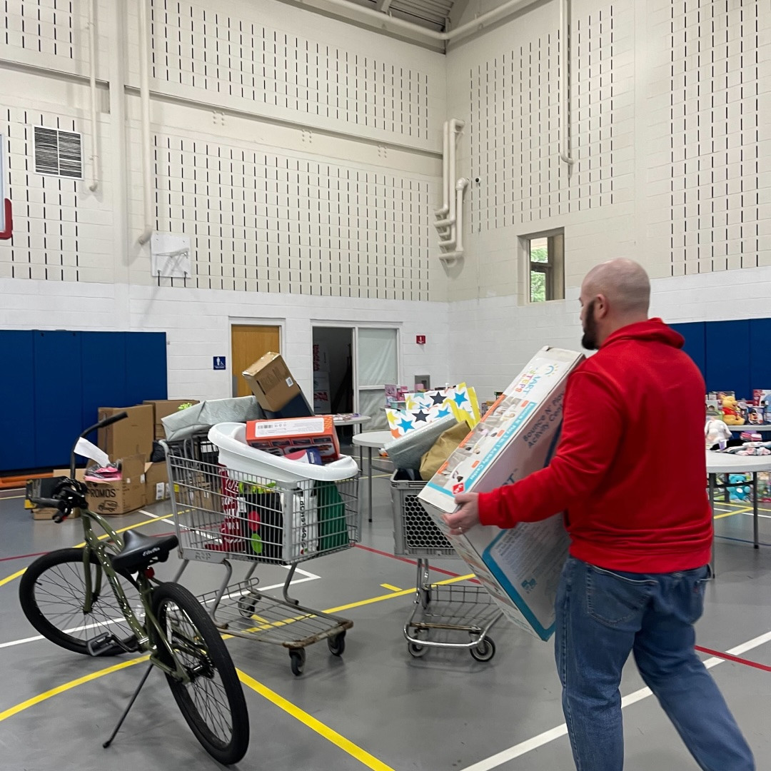 Throtle adopts a family for Christmas!