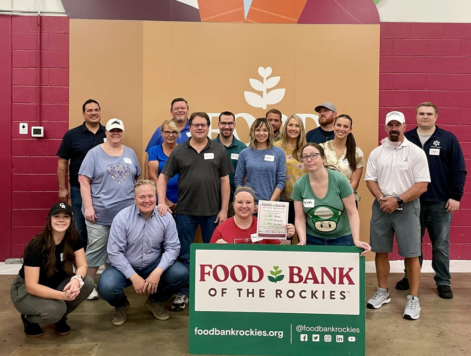 Volunteering at The Food Bank of the Rockies during our 2023 Internal LIFT (Learn. Inspire. Focus. Thrive) Conference.