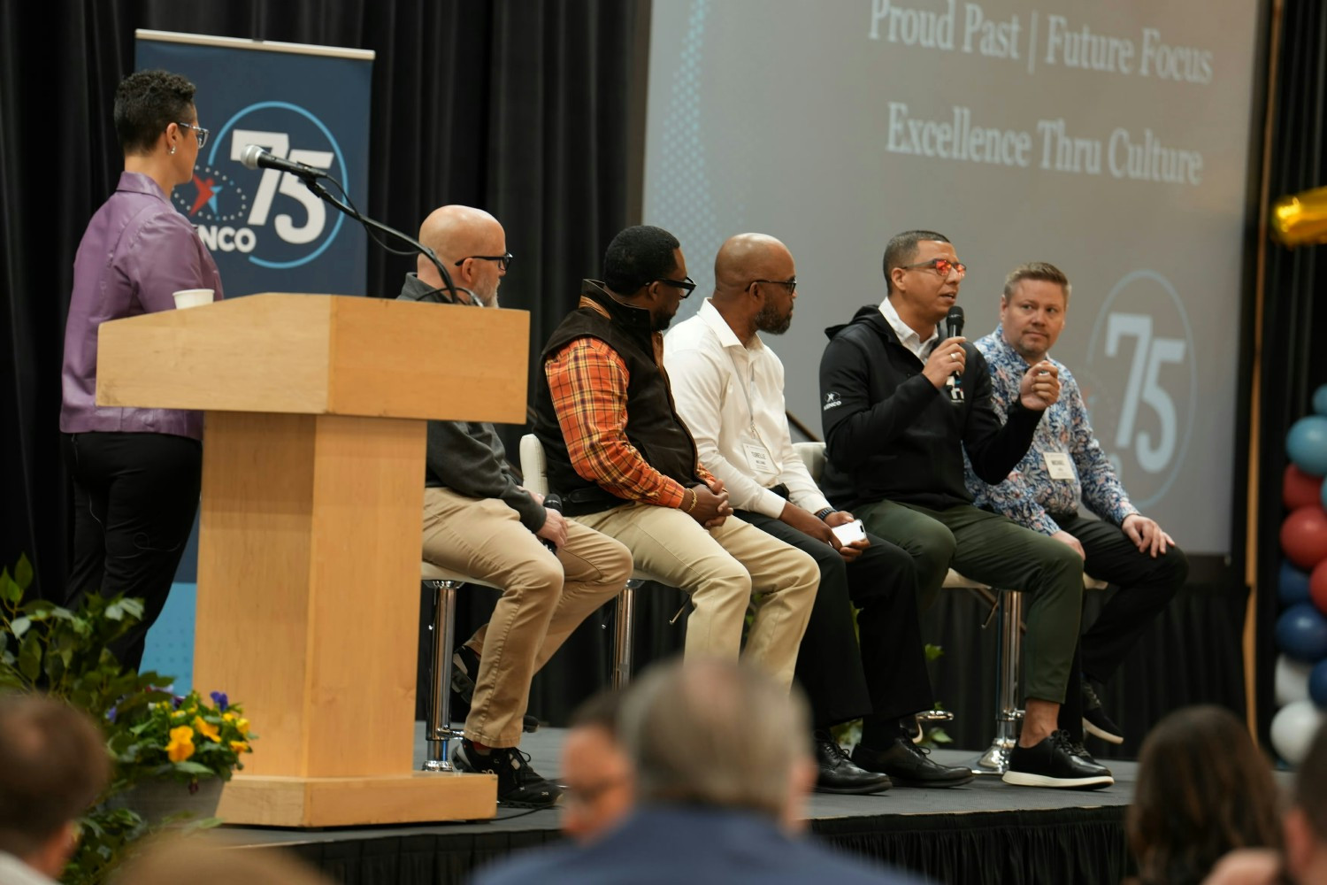 Learning together—Kenco leaders discuss the keys to operational success.
