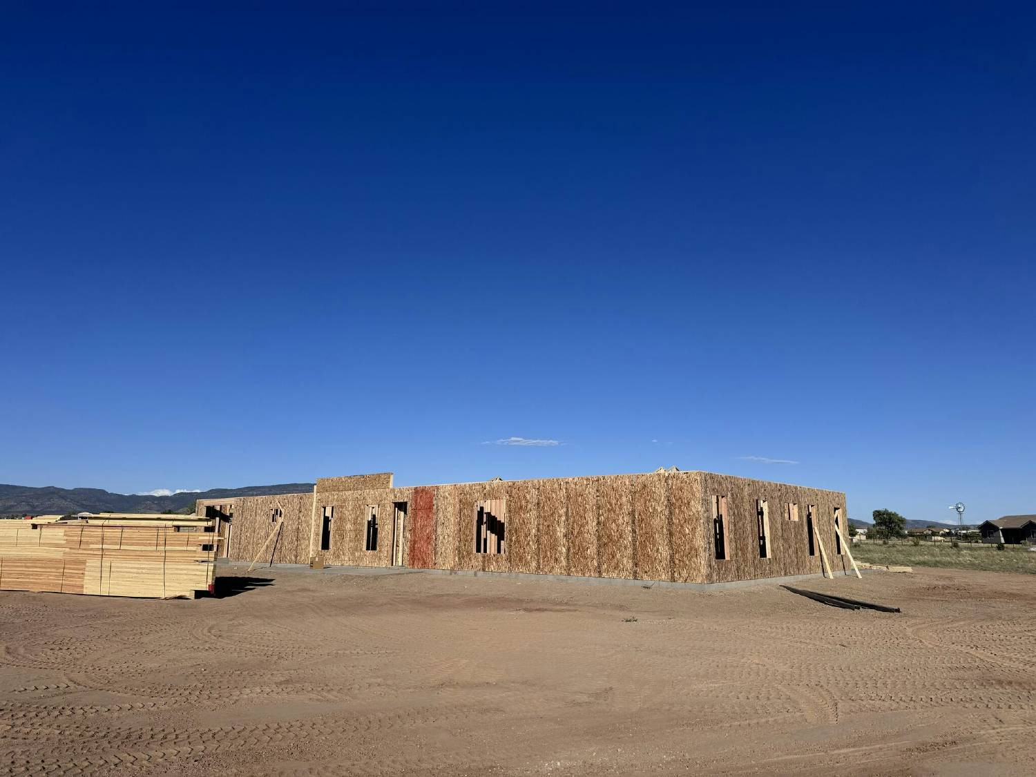 FrameTec reduces waste, and therefore, garbage on each jobsite. Ever seen one so clean??