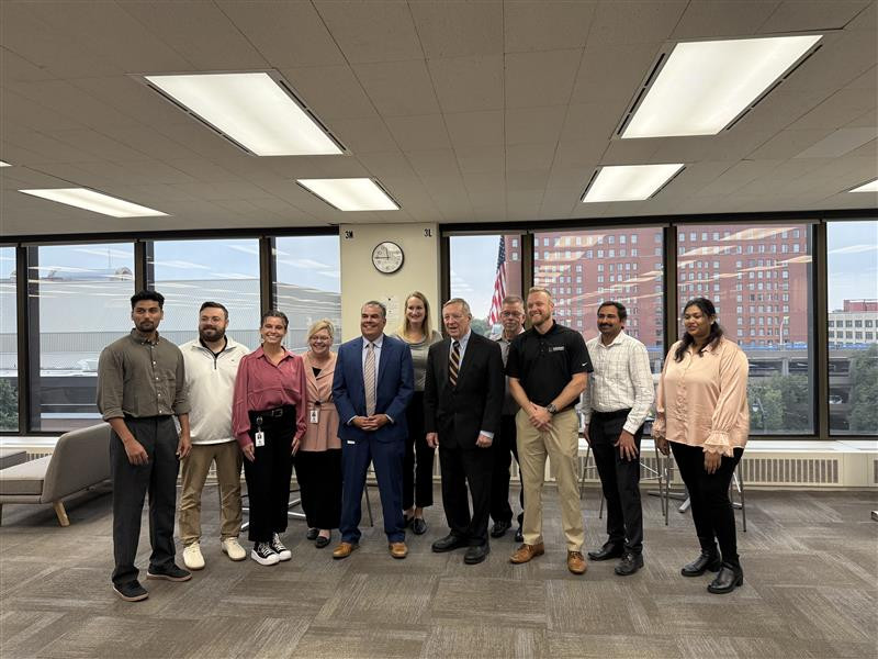 Employees in office with US senator