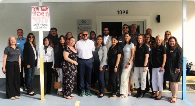 Celebrating the expansion to Clermont. We joined together with local vendors for the ribbon cutting ceremony. 