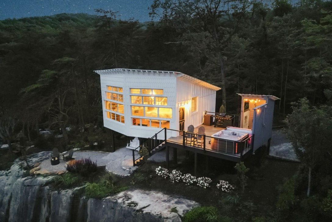 One of our spectacular Treehouses overlooking 3 states