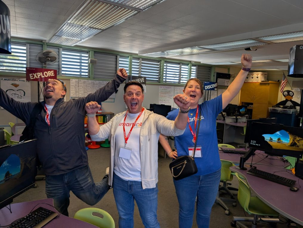 SmartLab employees volunteered to clean and reorganize a classroom in San Diego.