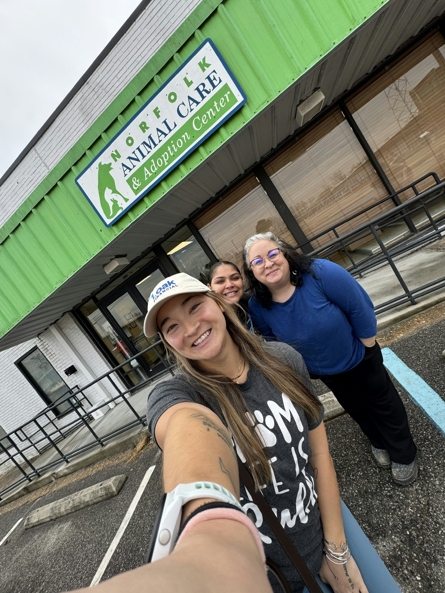 Employees of 1.oak Financial volunteering their time at the Norfolk Animal Care & Adoption Center in Norfolk, VA. 