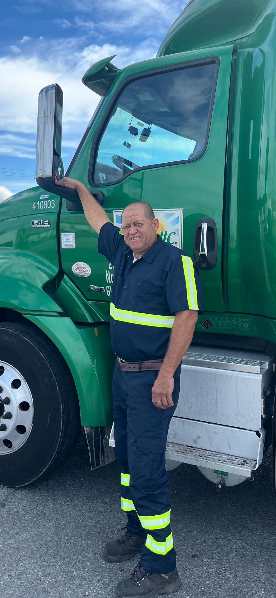 From the road to the warehouse, our team keeps things moving with pride, teamwork, and accountability.