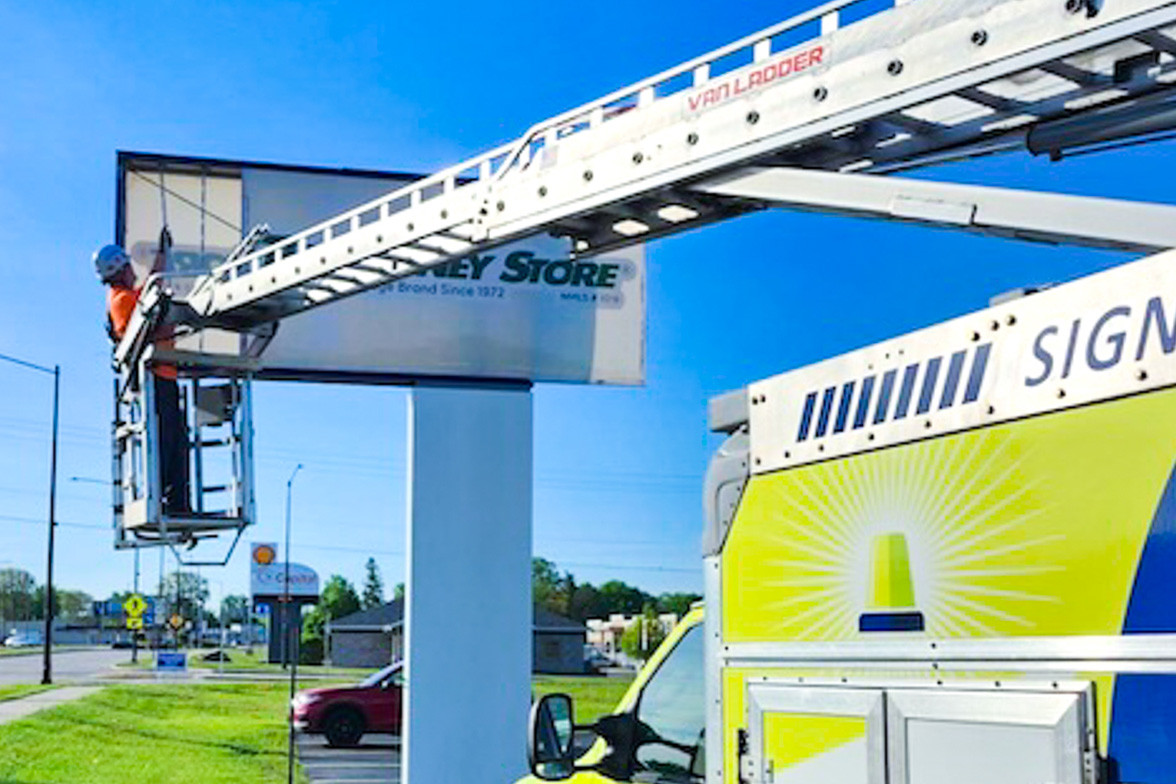 Servicing a sign