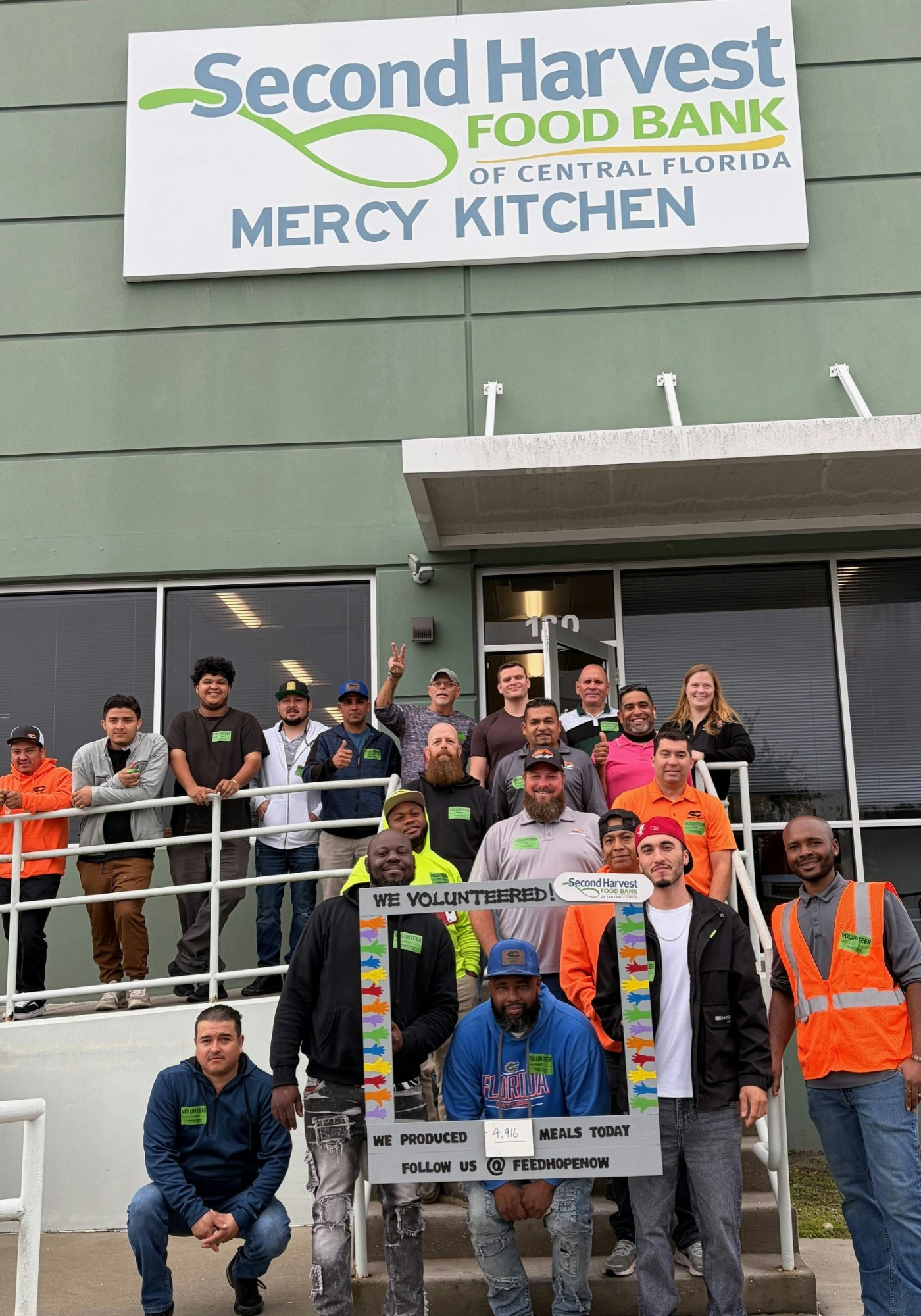 Compellier I Cemplex Group team members attending a volunteer event in Florida.